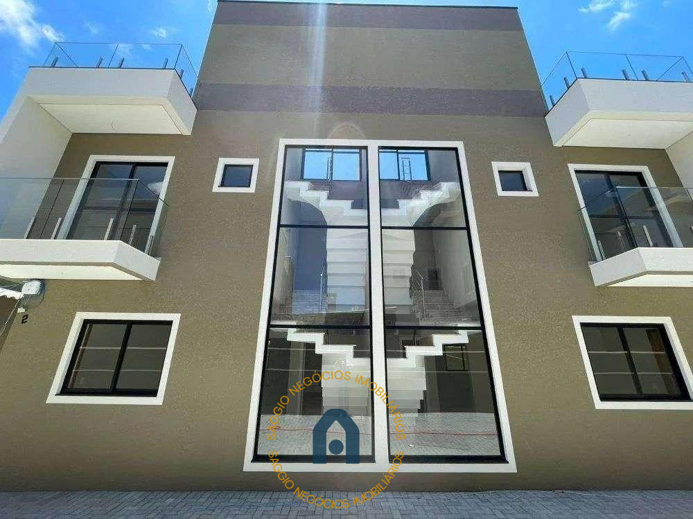 Sobrado à venda em Curitiba, Uberaba, com 3 quartos, 104,13m²